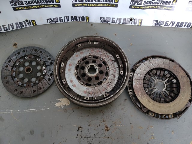 Зчеплення і комплектуючі A0002520911 MERCEDES