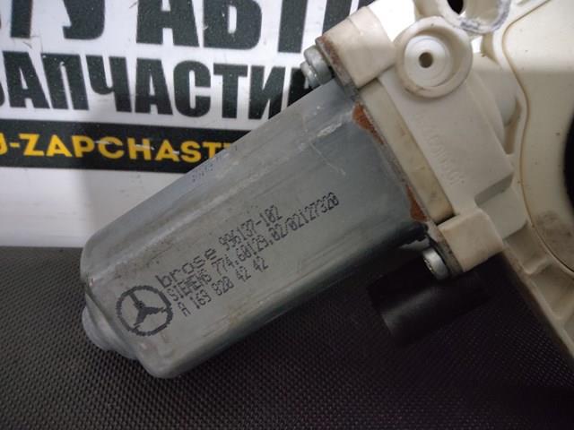 Мотор склопідйомника дверей передніх, правих A1698204242 MERCEDES