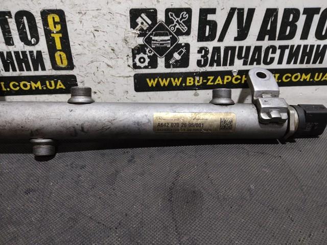 Розподільник палива (рампа), правий A6420702695 MERCEDES