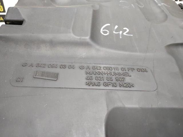 Повітряний фільтр двигуна A6420901901 MERCEDES