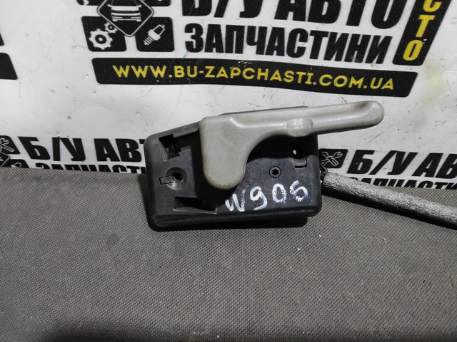 Ручка задньої (двостулкової) двері ліва внутрішня A9067400188 MERCEDES