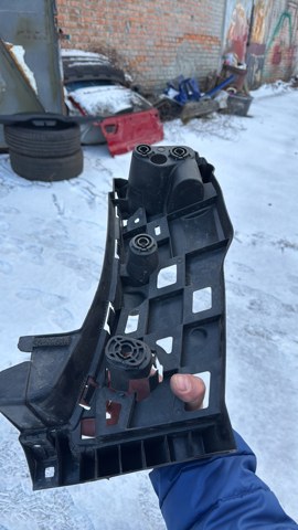 Лівий кронштейн заднього бампера 51127420665 BMW