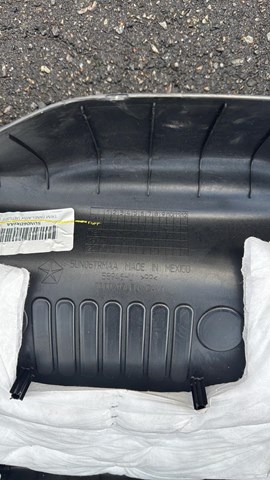 Пластик п'ятих дверей 5UN06DX9AC CHRYSLER