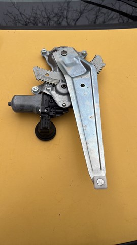 Механізм склопідйомника двері задньої, правої 6980342050 TOYOTA