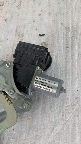 Механізм стеклопідйомника дверей передніх, лівих 69820F4010 TOYOTA