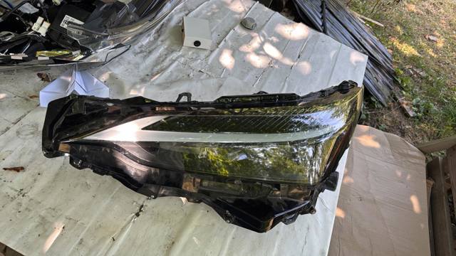 Фара основна ліва 81150F6010 TOYOTA