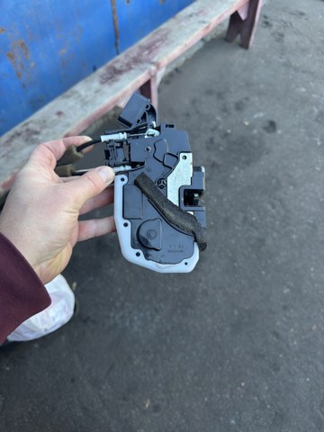 Замок водійських дверей 805014CC0A NISSAN