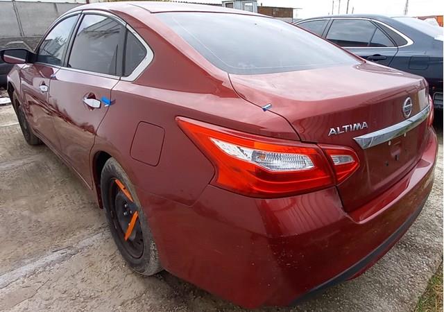 Шланг заливної горловини, паливного бака 172213TA0A NISSAN