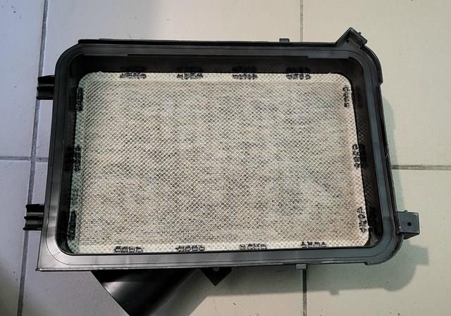 Корпус повітряного фільтра, верхня частина 177050V020 TOYOTA