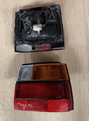 Задній правий стоп 2655004B75 NISSAN
