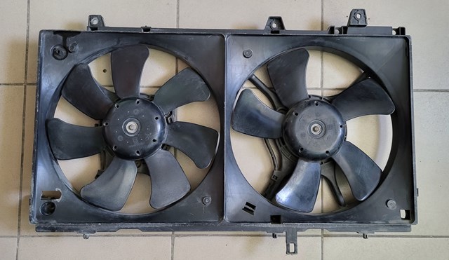 Диффузор радиатора охлаждения в сборе из японии sub forester 2006 45122SA000