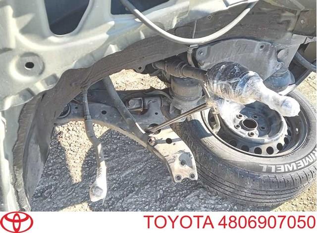 Лівий важіль передній нижній підвіски 4806907050 TOYOTA