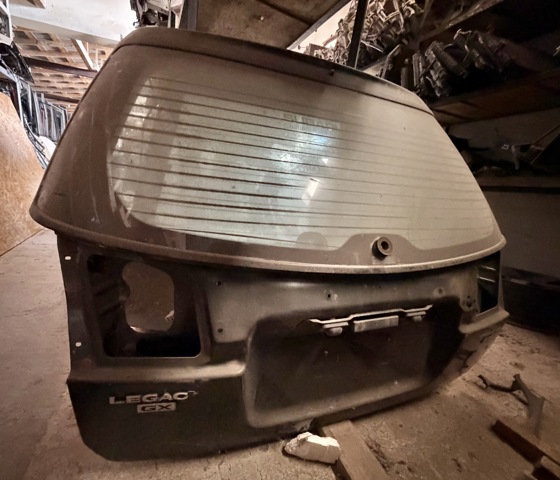 Задні двері багажника 60800AE050 SUBARU