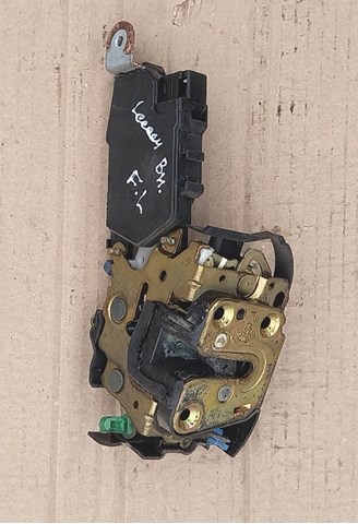 Замок водійських дверей 61032AE030 SUBARU