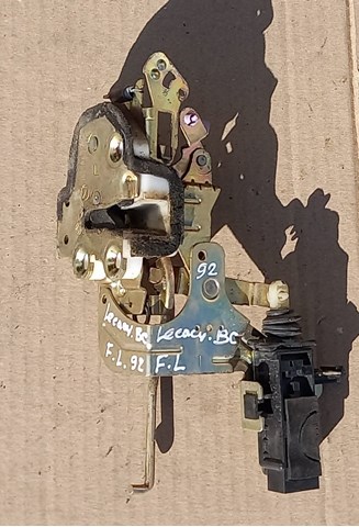 Замок дверей водія 62130AA250 SUBARU