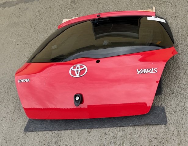 Треті двері 670050D030 TOYOTA