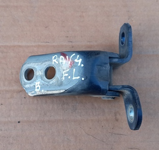 Навіски (передніх) дверей 6872022070 TOYOTA