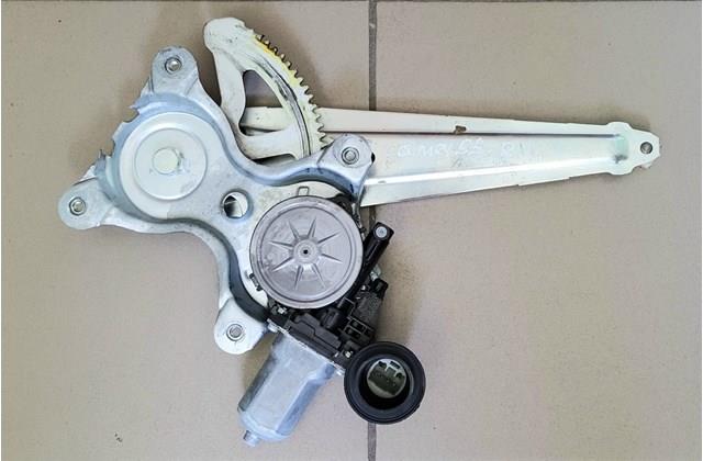 Склопідйомник задніх лівих дверей 6980406140 TOYOTA