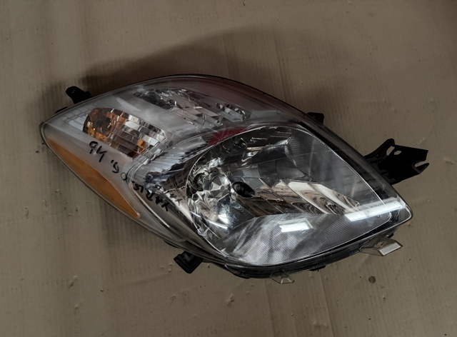 Фара комбінована, передня 8113052611 TOYOTA