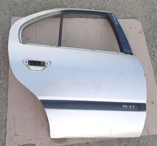 Двері задні, праві Nissan Primera