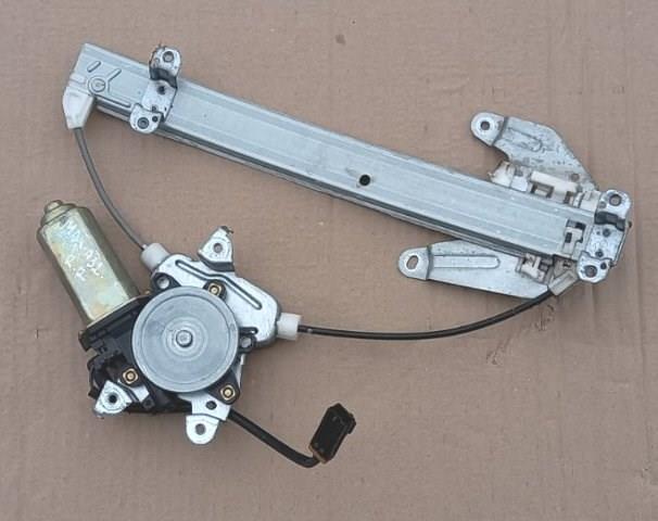Моторчик склопідйомника двері задніх, правих 8273040U05 NISSAN