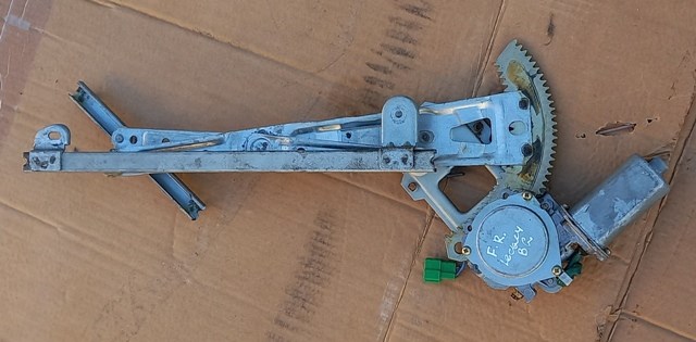 Двигун стеклопод'емника двері задньої, правої 85511AC020 SUBARU