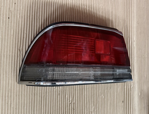 Ліхтар задній лівий Nissan Maxima J30