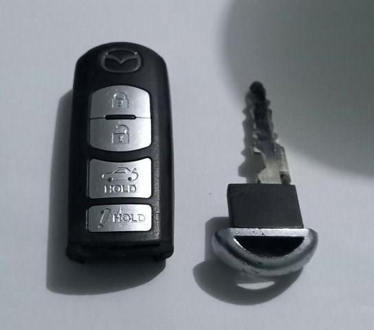 Брелок управління сигналізацією GJY9675DY MAZDA