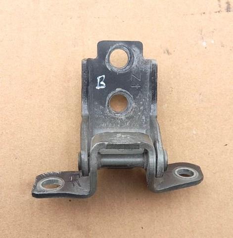 Петля водійських дверей KD5359210A MAZDA