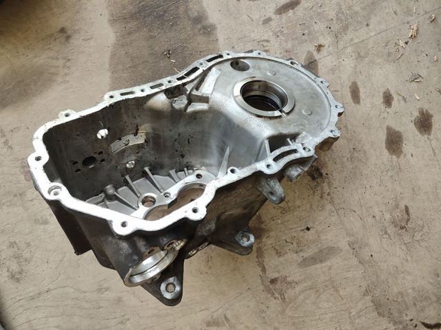 Корпус коробки передач 02T301103K VAG