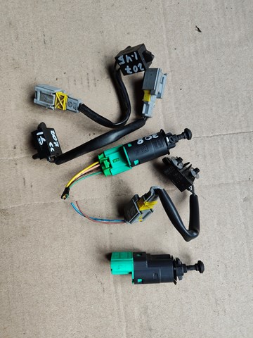Кнопка коректора фар 95835T02 PEUGEOT