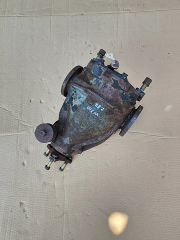 Кришка редуктора заднього R1243513008 MERCEDES