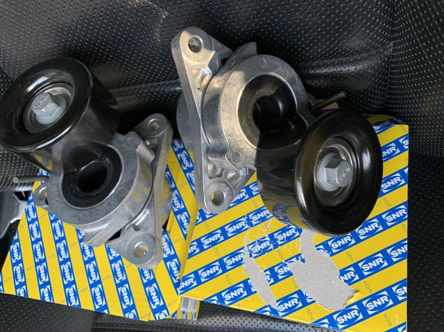 Ролик натяжителя ременя газорозподілу 119555X21B NISSAN