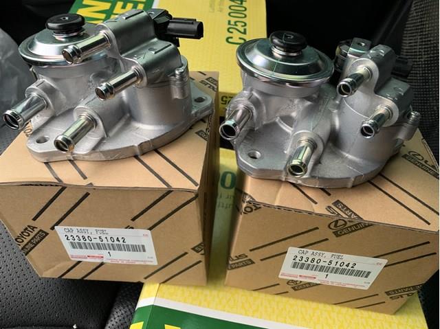 Кришка корпусу паливного фільтра 2338051042 TOYOTA