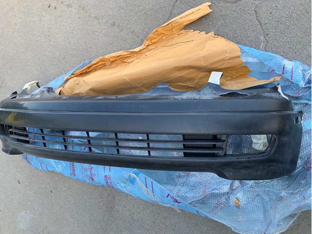 Буфер (бампер) передній 5211930934 TOYOTA