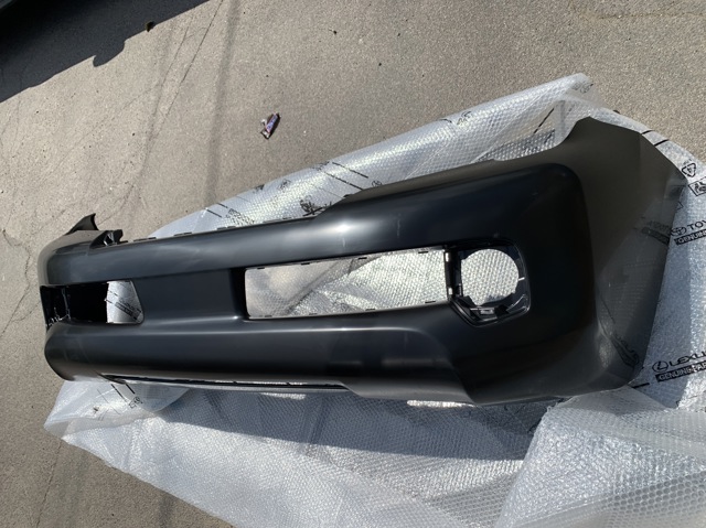 Бампер на авто 521196A938 TOYOTA