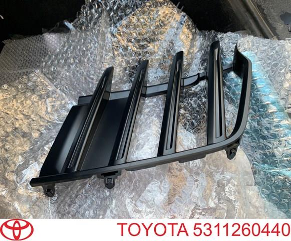 Решітка радіатора 5311260440 TOYOTA