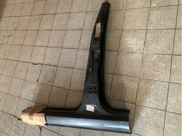 Поріг зовнішній лівий 6141242130 TOYOTA