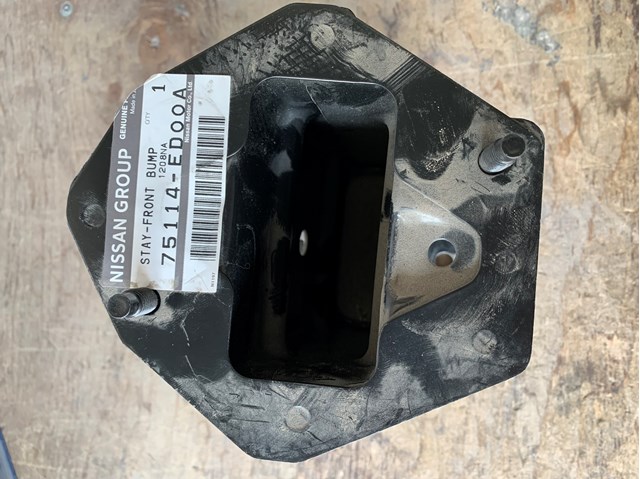 Кронштейн підсилювача переднього бампера 75114ED000 NISSAN