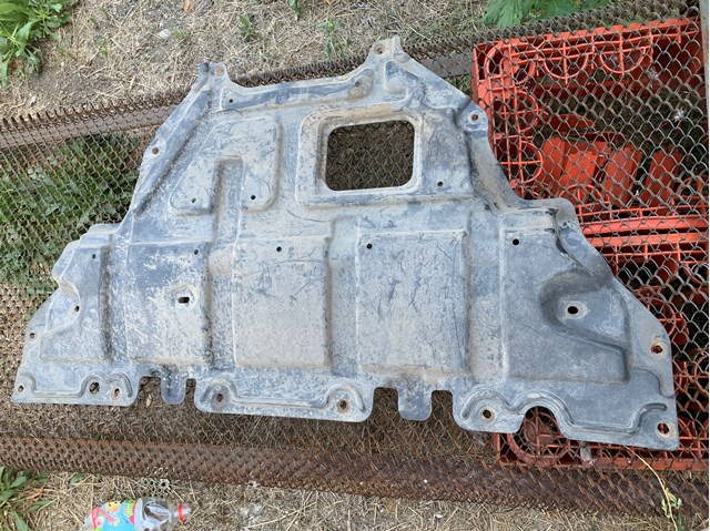 Захист піддона двигуна 758921CA0A NISSAN