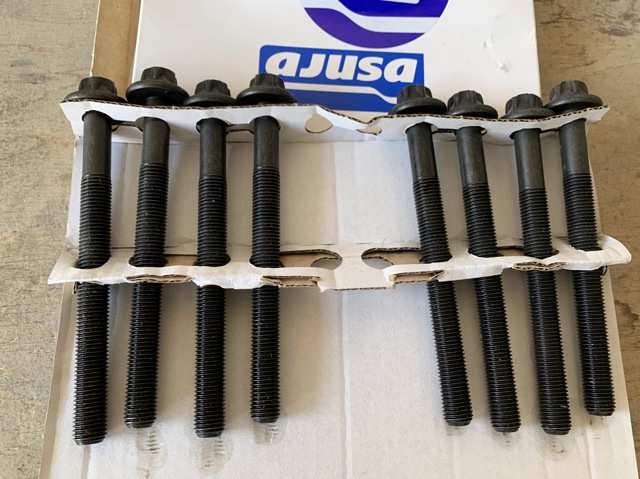 Болт гбц 81054800 AJUSA