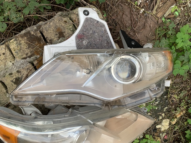 Фара ліва 8115006470 TOYOTA