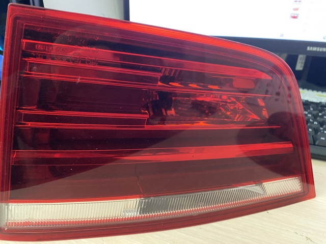 Фара задня права внутрішня 63217217310 BMW
