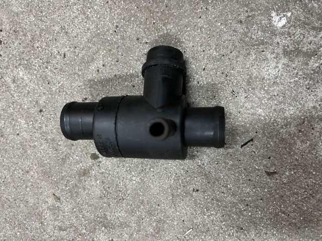 Клапан картерних газів 06B103235G VAG
