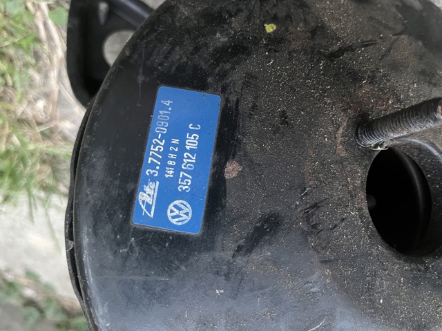 Підсилювач гальм вакуумний 357612105C VAG