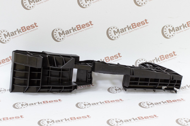 Кронштейн бампера переднього, лівий MRB90050 MarkBest