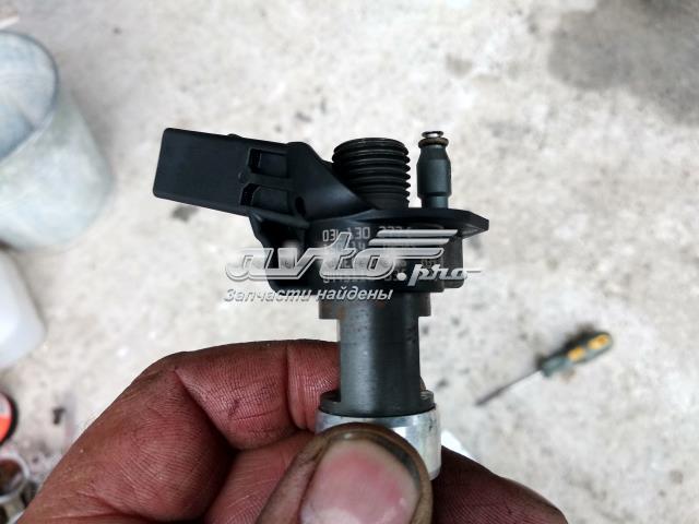 Форсунка дизельна в зборі, розпилювач + тримач 03L130277C VAG