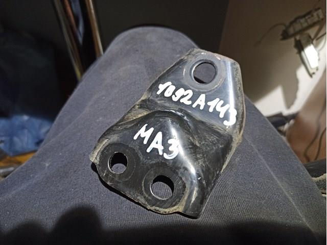 Кронштейн подушки (опори) двигуна, передньої 1092A143 MITSUBISHI