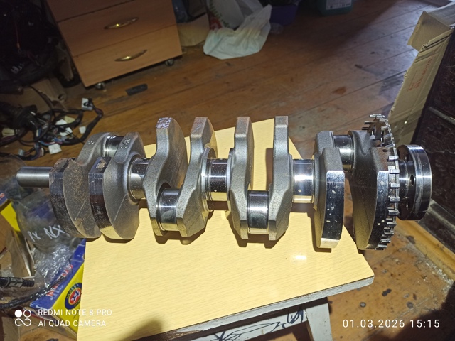 Вал колінчастий і маховик 1100A233 MITSUBISHI