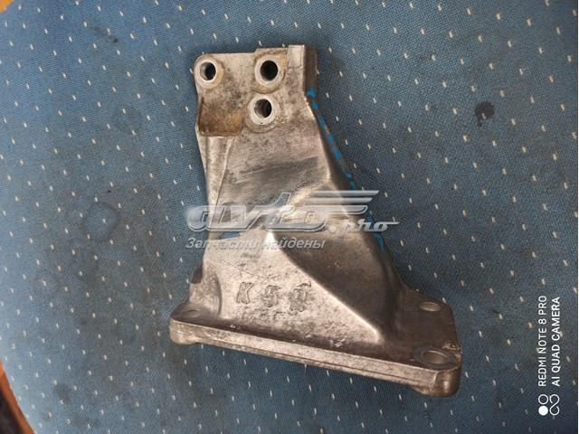 Кронштейн подушки (опори) двигуна, правої 11232JK50A NISSAN